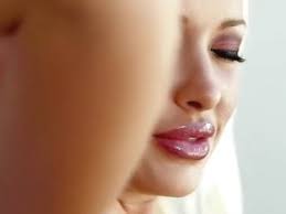 С поцелуями