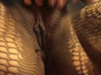 Новые колготки сделали мою киску такой влажной что мне просто пришлось позволить ему посмотреть