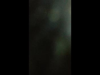 Черная мамаша изменяет мужу с водителем на публике и получает оральный кремпай