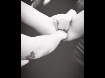 Какие у тебя большие руки Лучше тебе кулак дорогой