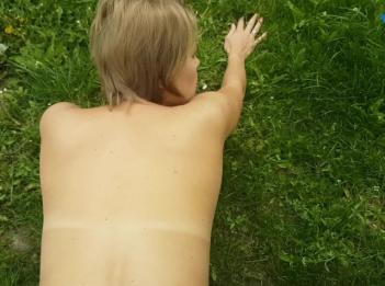 Настоящий сперма в жопе  горячая мамаша трахнута в собачьем стиле