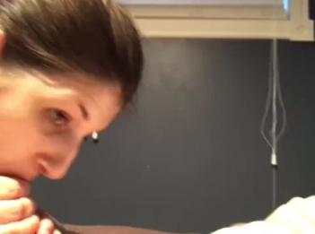 Я снова наполнил свою соседку спермой