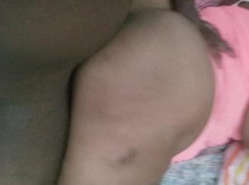 Большая черная попка работает с большим толстым членом