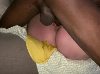 Зрелая стекающая влажная киска чувак трахнул мою киску заставил меня сквиртить толстый член