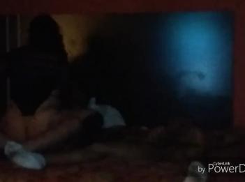 Пара приглашает друга на дикий секс втроем Часть 2 из 3