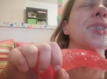 Постарайся не кончить  чатурбируй модель в самом горячем шоу и экстремальной глубокой глотке