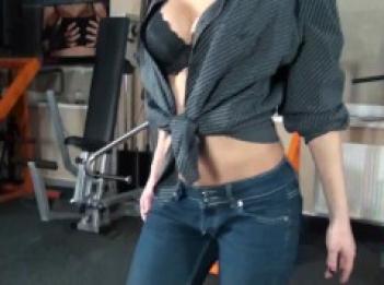 рабы под ногами женщин