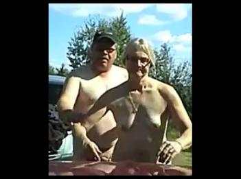 Роберту трахнули на улице