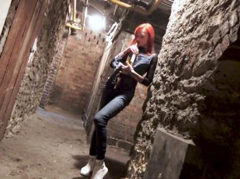 Mre rousse baise dans 1 пещерный глаук