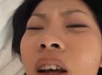 Горячая милфа занимается очень горячим групповым сексом  больше на hotajpcom