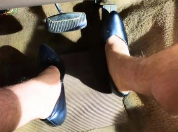 Кросскомод с педалями на высоких каблуках