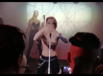 Grausame Tchter 28122019 Магдебург  обнаженная немецкая извращенная певица на сцене в концерте