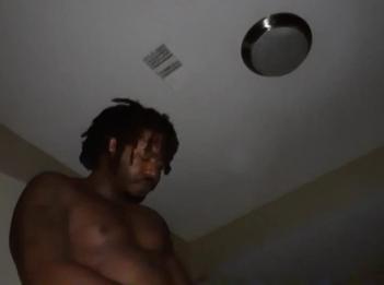 Встретил ее на бурбоне она из Миссисипи