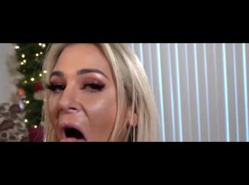 Сосание члена и соблазнение в видео от первого лица Jordan Maxx